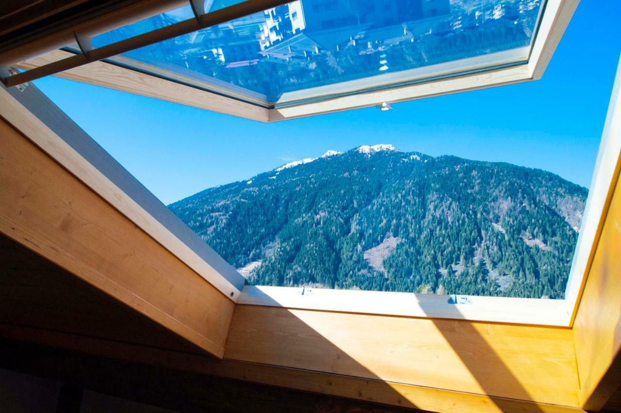 La Mansarda Di Emma Lägenhet Pinzolo Exteriör bild